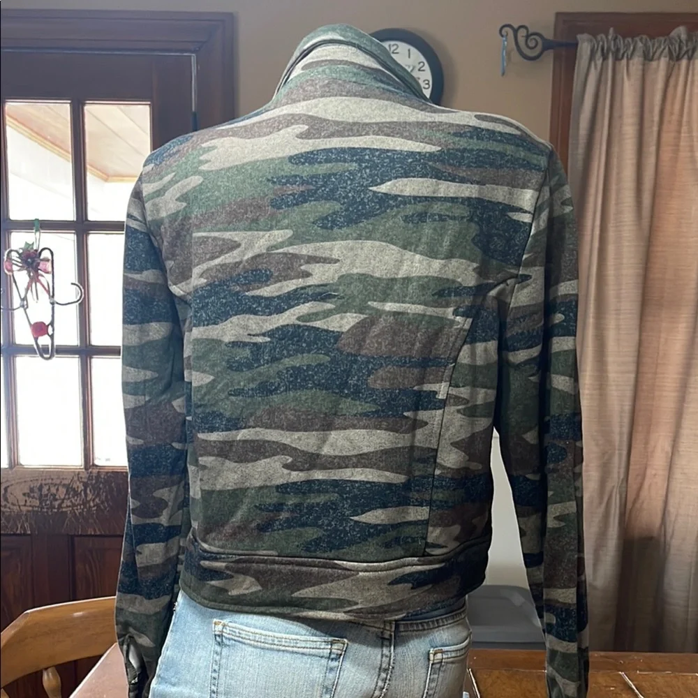 LuLaRoe Camouflage Cropped Moto Jacket Sz L